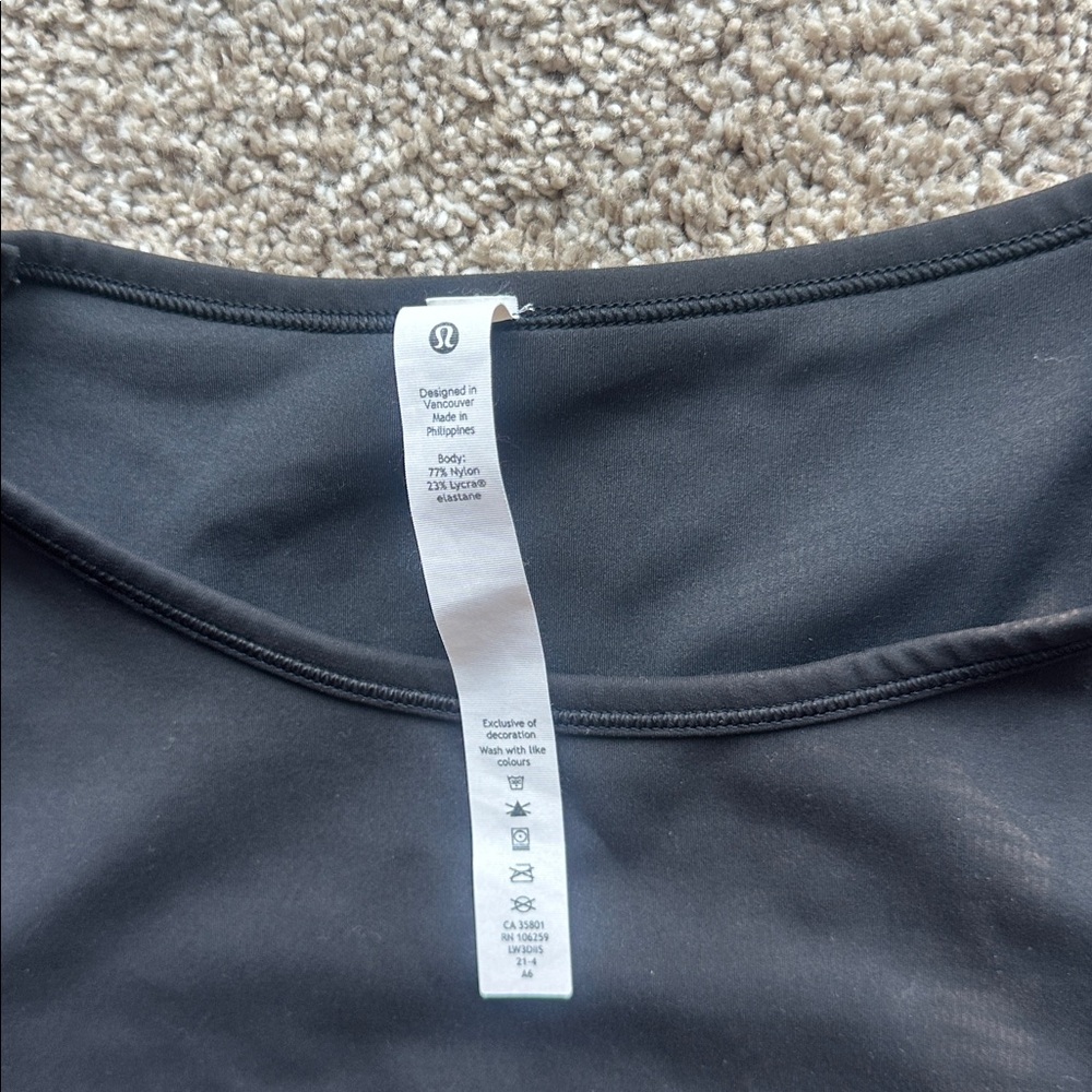 Lululemon Wundertrain Long Sleeve Black Crop Top - Picture 5 of 11